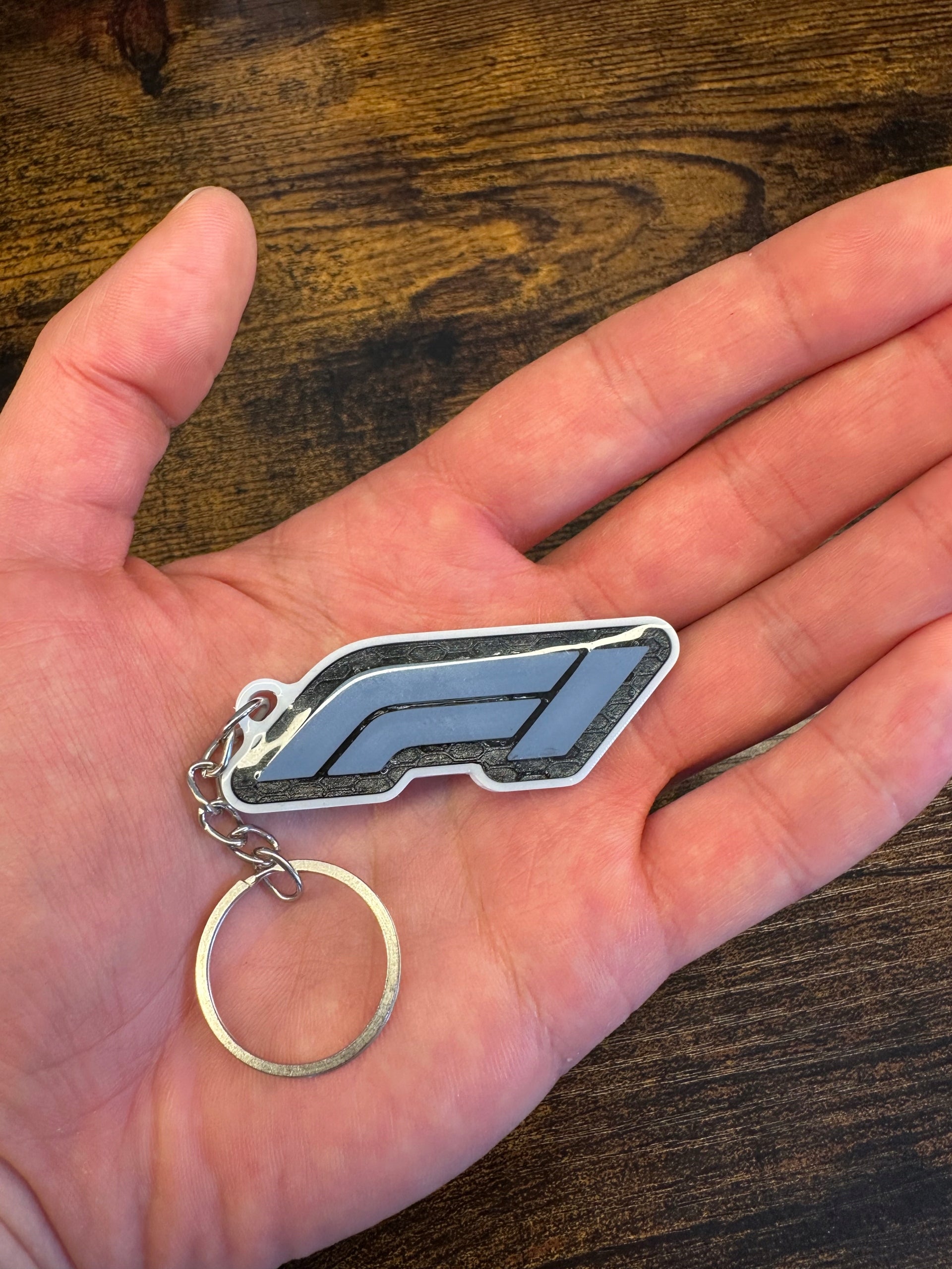 Brelok F1: Żywica, Ręczne Wykończenie. Idealny na Prezent. Gadżet dla fana